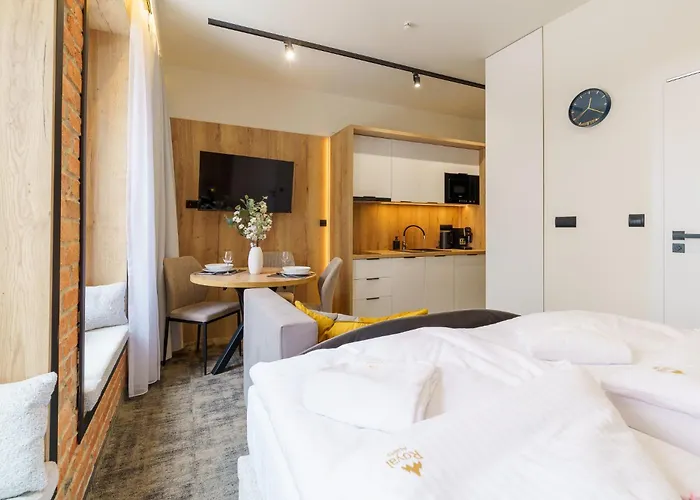 아파트 Harmony Land Vip Z Sauna I Jacuzzi By Royal Aparts 스클라르스카포렘바